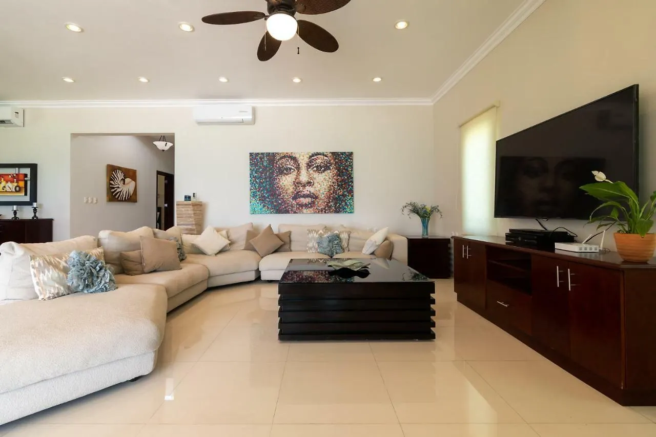 Casa Joya Del Mar - Oceanfront Villa For 10 - Playa Paradise Properties Playa del Carmen