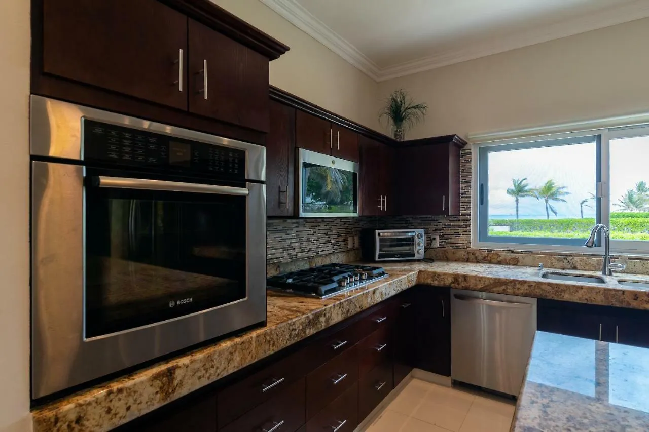 Casa Joya Del Mar - Oceanfront Villa For 10 - Playa Paradise Properties Playa del Carmen 0*,