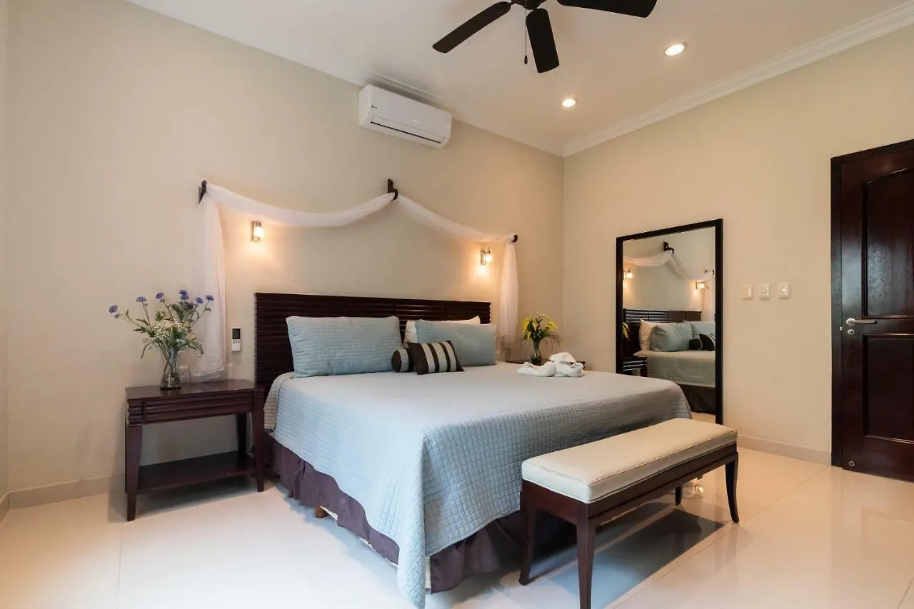 Casa Joya Del Mar - Oceanfront Villa For 10 - Playa Paradise Properties Playa del Carmen 0*,  Mexico