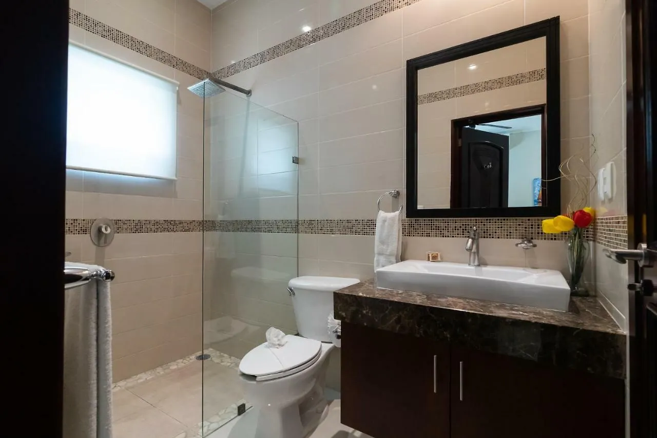 Casa Joya Del Mar - Oceanfront Villa For 10 - Playa Paradise Properties Playa del Carmen 0*,