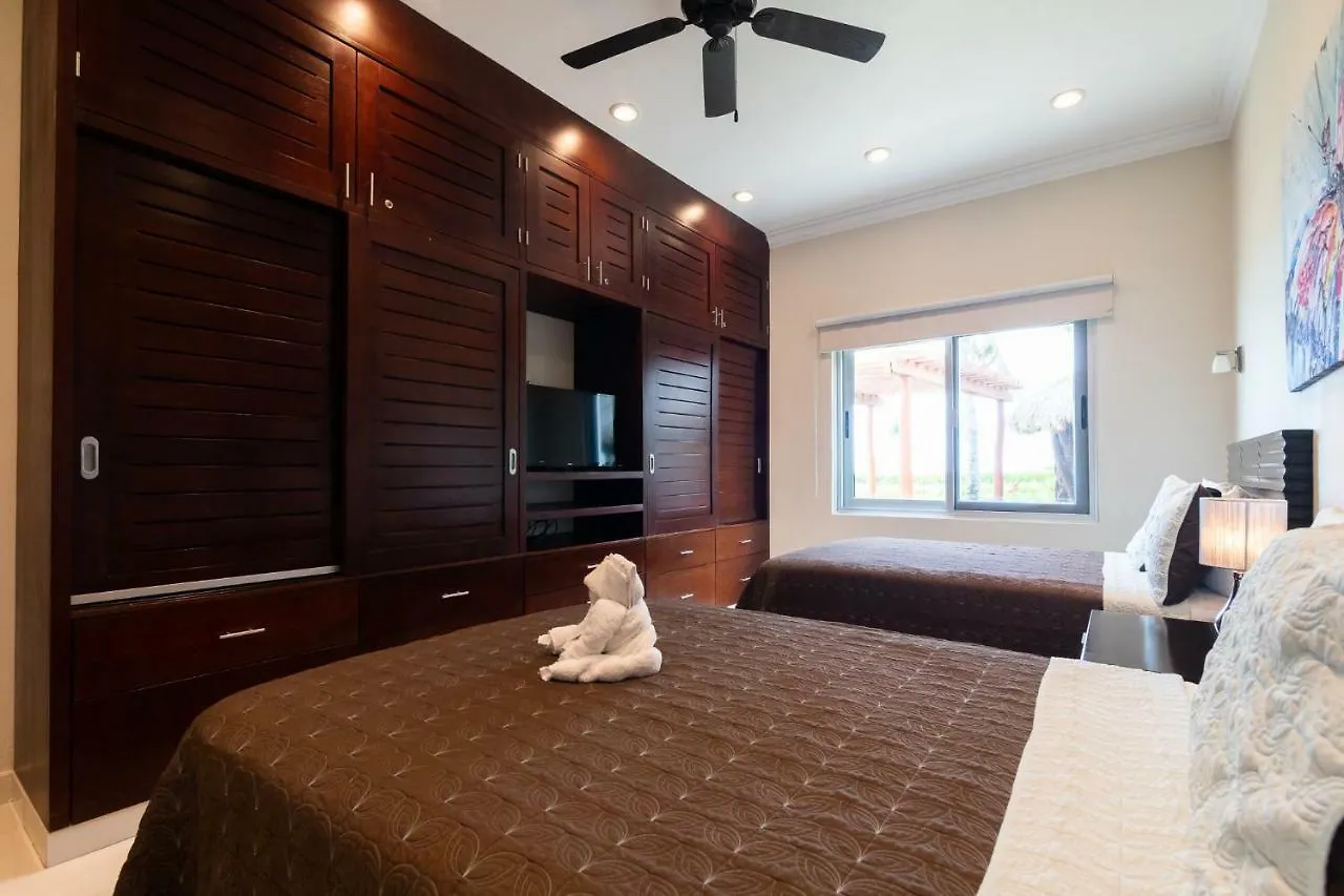 Casa Joya Del Mar - Oceanfront Villa For 10 - Playa Paradise Properties Playa del Carmen